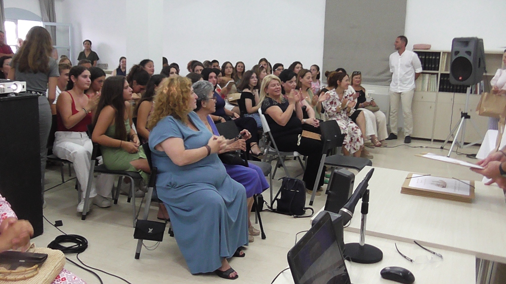 APOFOITHSH GYMNASIO 4