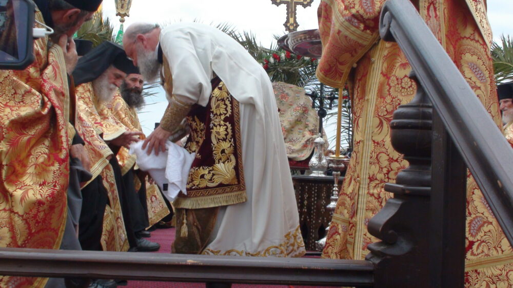 Μεγάλη Πέμπτη Ιερός Νιπτήρας στην Πάτμο. Ευλάβεια και κατάνυξη στις καρδιές των πιστών