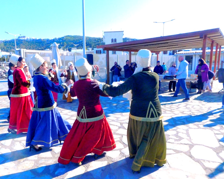 Με 1200  άτομα θα μας κάνει ποδαρικό το Celestyal Discovery μετά την περιπέτεια του στα στενά του Ορμούζ