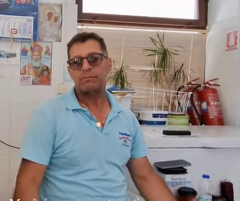 Πήγαμε για λαγοκέφαλο και βγάλαμε “λαβράκι”. Ο Γεράσιμος Πουλιέζος μιλά για το μέλλον της αλιείας και των παιδιών του με θυμό και απαισιοδοξία