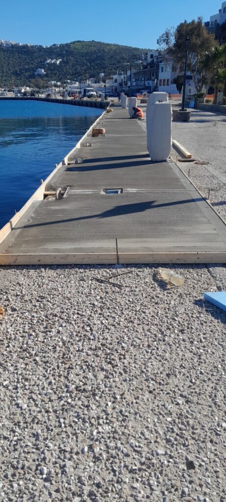 Αναβάθμιση του οδοστρώματος της μαρίνας με επίστρωση σταμπωτού