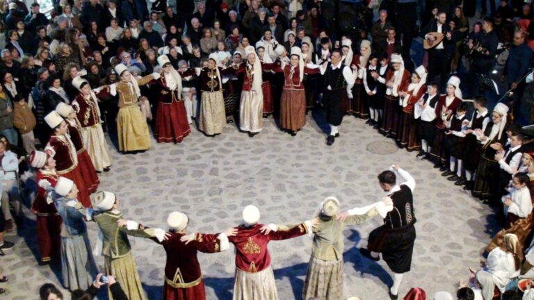 Πασχαλινή γιορτή Δήμου Πάτμου . Πάνω από 35 χρόνια οι επισκέπτες ζουν την Πατινιώτικη φιλοξενία