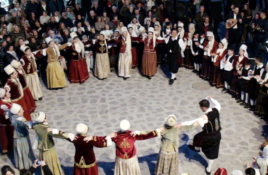 Πασχαλινή γιορτή Δήμου Πάτμου . Πάνω από 35 χρόνια οι επισκέπτες ζουν την Πατινιώτικη φιλοξενία